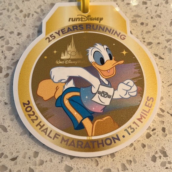RunDisney Half Marathon Donald Duck 2022 Luggage Tag - Picture 3 of 3
